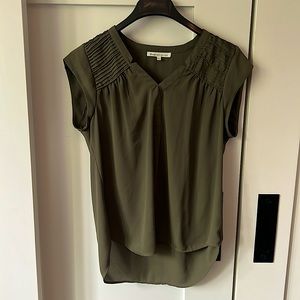 Daniel Rainn green blouse size large